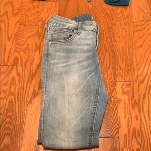 jeans with zipper detail on bottom